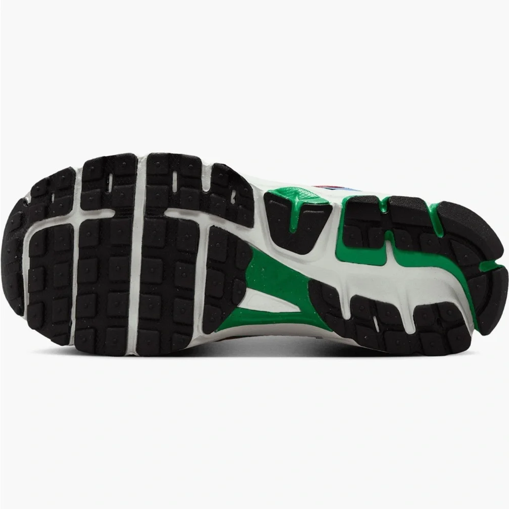 NIKE - Vomero 5 BG, Size: 8.5 Women’s / 7 Youth